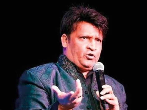 Umer Sharif's Hilarious Stand-Up Comedy Tour:  A Night of Laughter and Cultural Exchange!