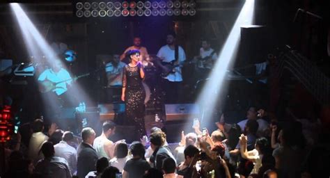 Yıldız Tilbe's Disco Inferno: A Night of Glittering Music and Unexpected Revelations!